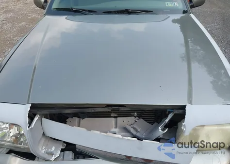 2003 Ford Crown Victoria Standard z USA, uszkodzony, nr VIN 2FAFP73W63X161494